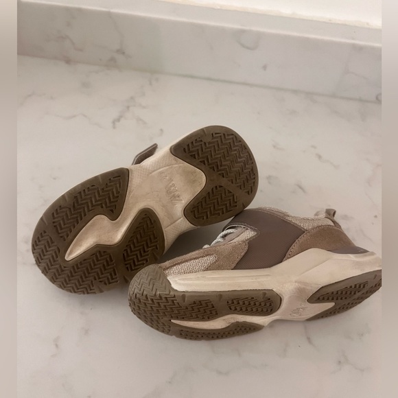 Zara Baby Leather Sneakers - Picture 8 of 10